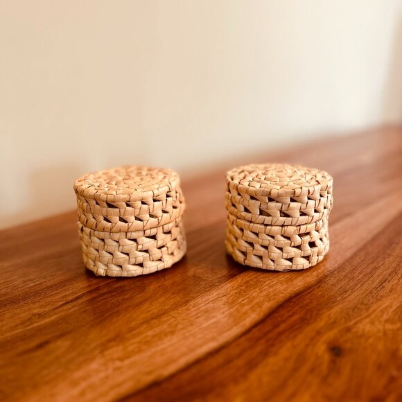 Vintage Handwoven Ratan Trinket Basket - Set of 2 - Picture 1 of 4